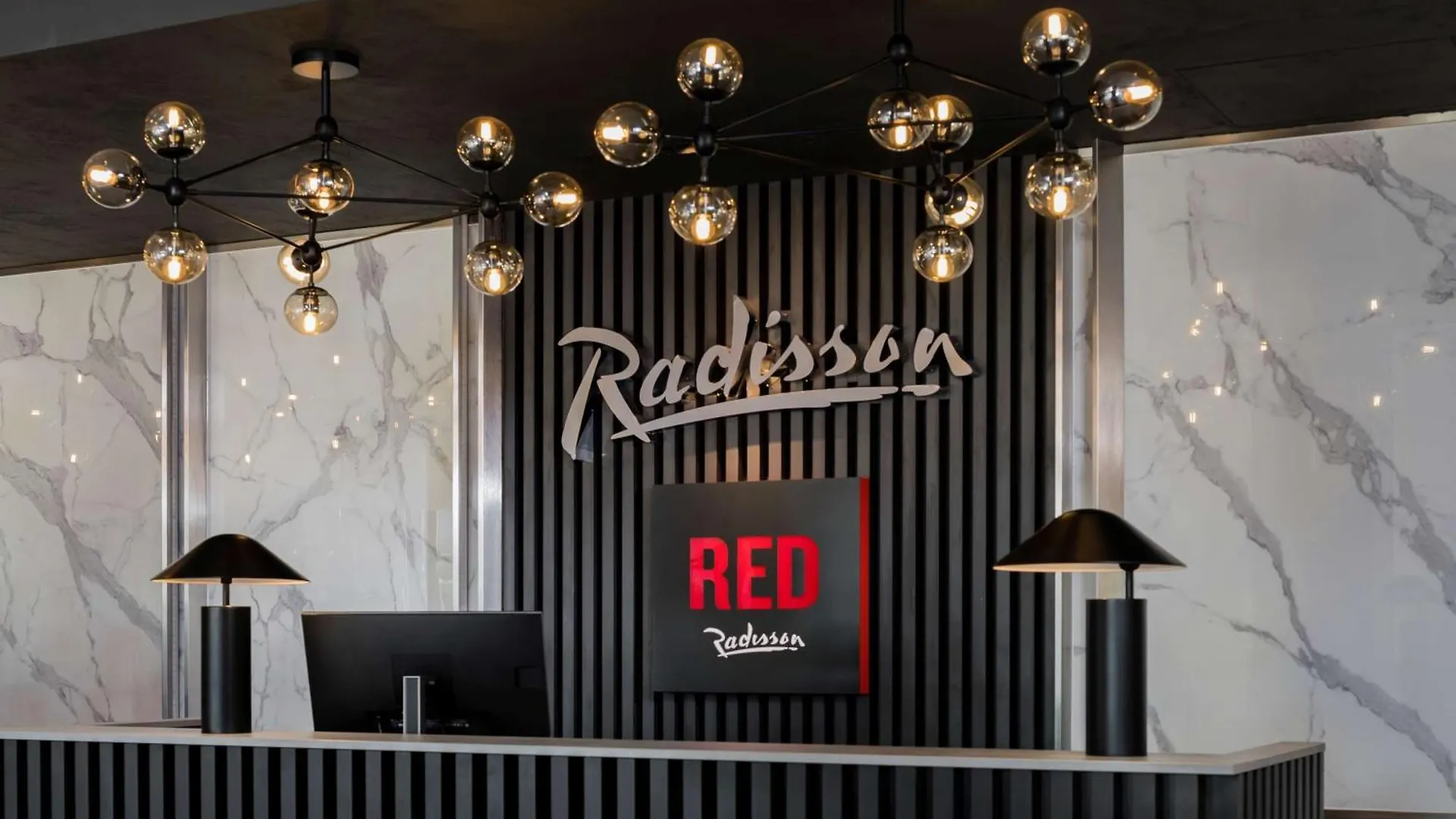 Radisson Red London Heathrow Ξενοδοχείο Harmondsworth 4*,